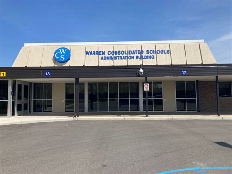 Warren Consolidated Schools 2020-2021 School Year W SKIS.NT. A Parent’s Guide to the MI Safe Schools Return to School Roadmap 3-5 ... Warren onsolidated Schools will offer families two options: in-person instruction (as long as our state remains in Phase 4, 5, or 6 of